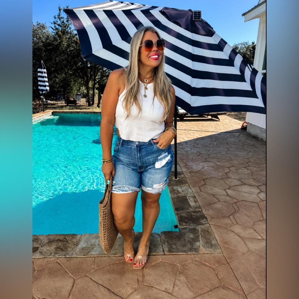 Blakeley Georgia Distressed Shorts